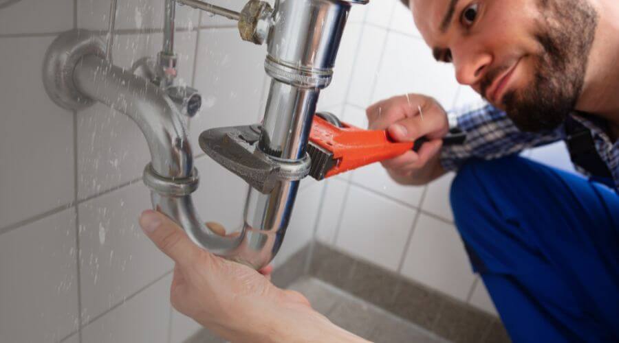 Professional same day plumber services in La Coste, TX